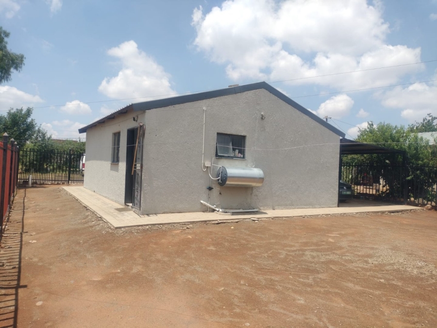 2 Bedroom Property for Sale in Bloemside 5 Free State